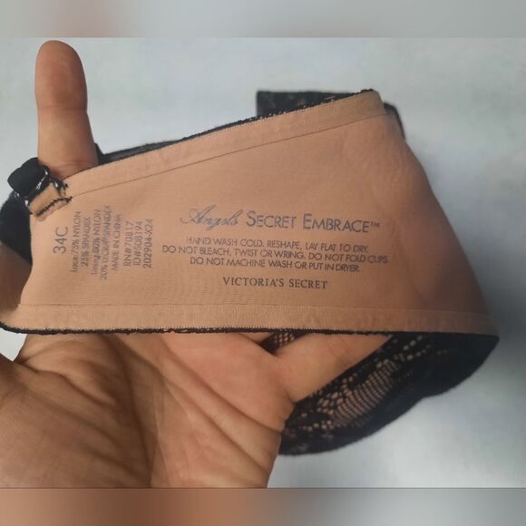 Victoria’s Secret Secret Embrace Push Up Bra in Black Lace 34C - Picture 3 of 3